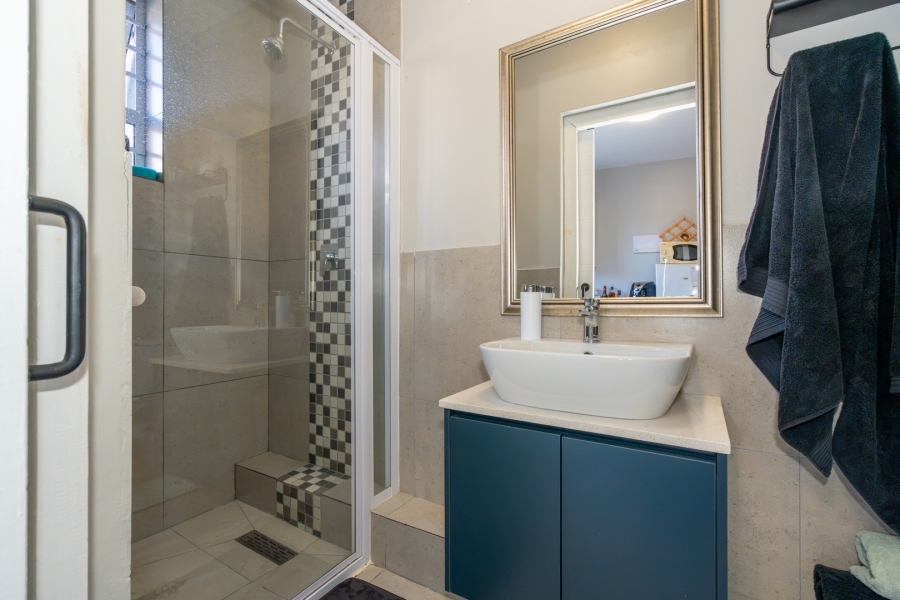 5 Bedroom Property for Sale in Myburgh Park Western Cape